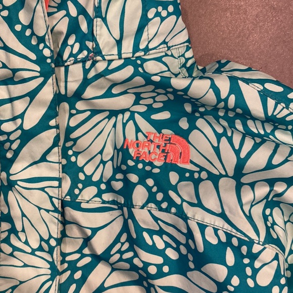 The North Face girls windbreaker Large - Picture 2 of 12